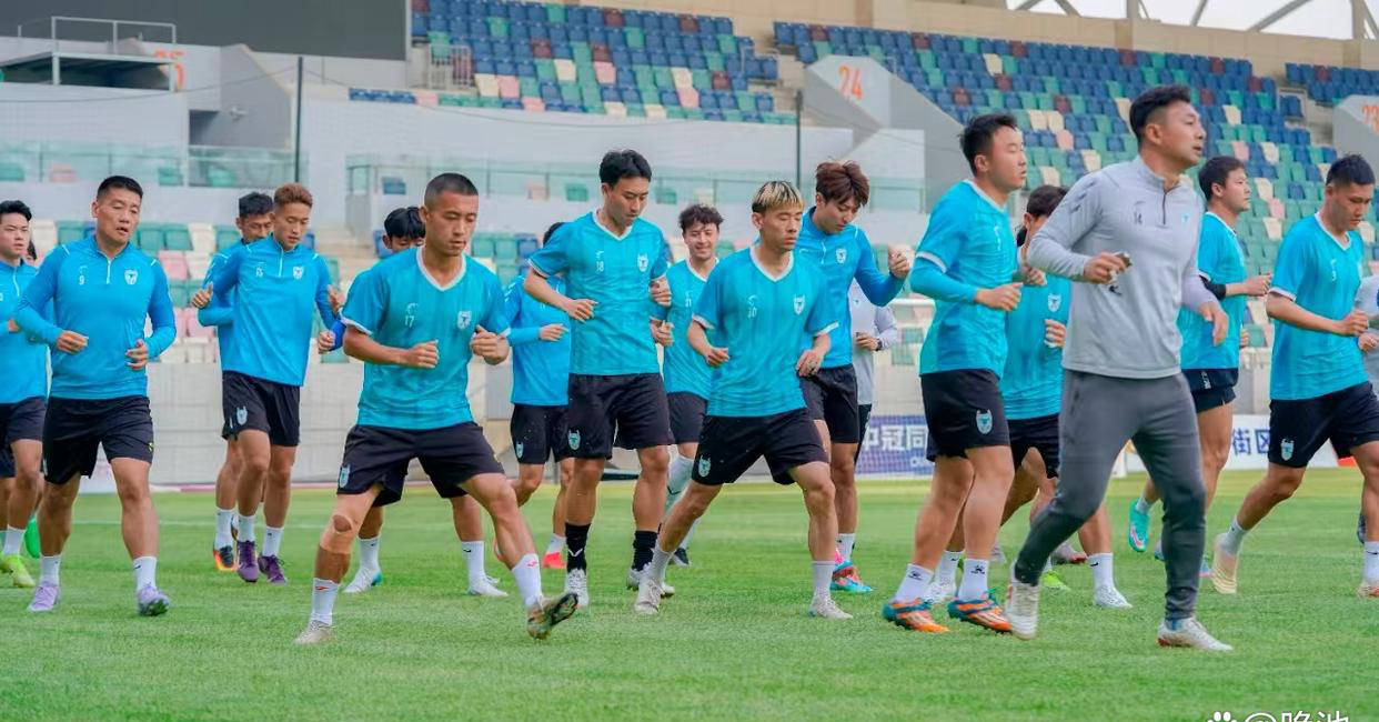 球队备战国际比赛,采用新战术迎战强手 球队备战国际比赛,采用新战术迎战强手