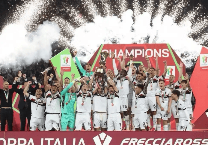 意甲联赛冠军候选队伍实力强劲,争夺激烈 意甲联赛冠军候选队伍实力强劲,争夺激烈