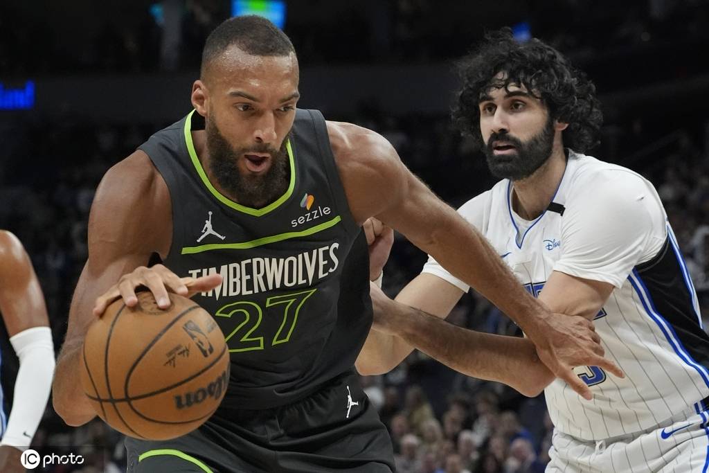 森林狼击败魔术,取得三连胜 森林狼击败魔术,取得三连胜