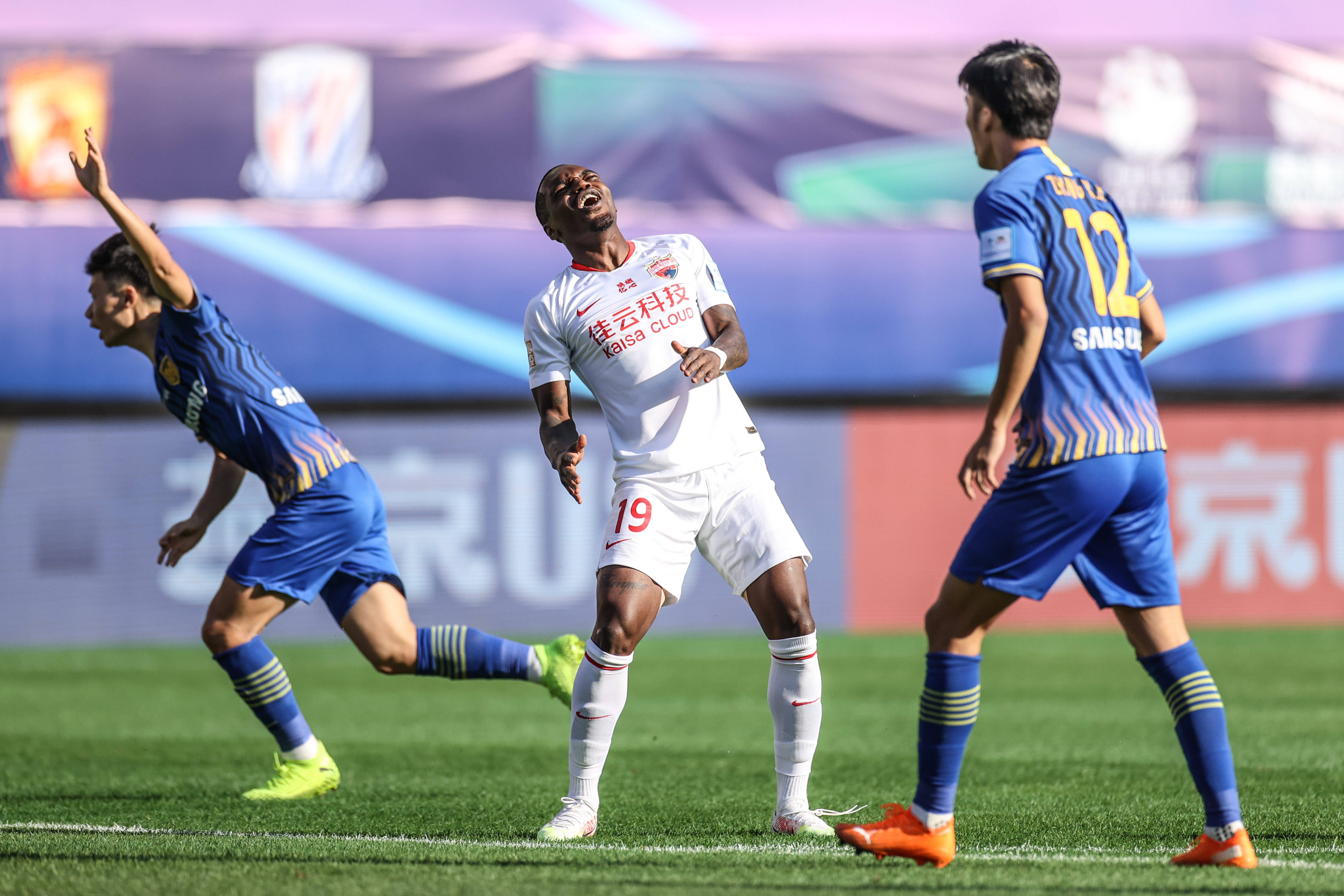 深圳佳兆业迎战江苏苏宁,险胜对手 深圳佳兆业迎战江苏苏宁,险胜对手