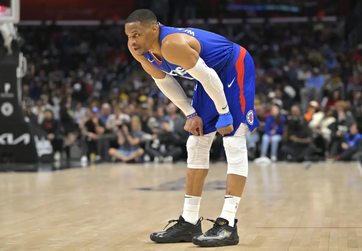 快船横扫鹈鹕,乔治独得33分 快船横扫鹈鹕,乔治独得33分