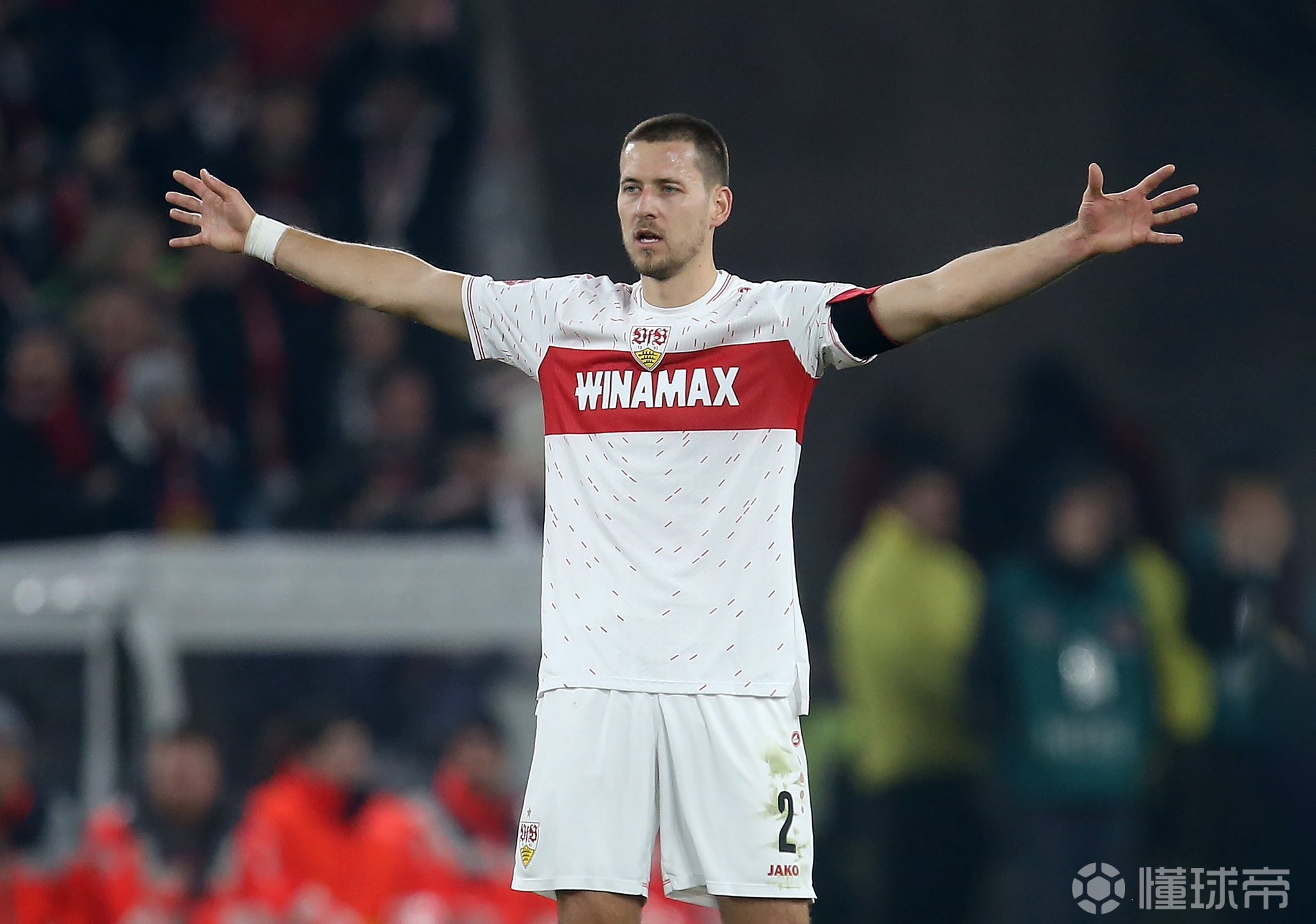 斯图加特中场再次爆发,助球队轻松取胜的简单介绍 斯图加特中场再次爆发,助球队轻松取胜的简单介绍